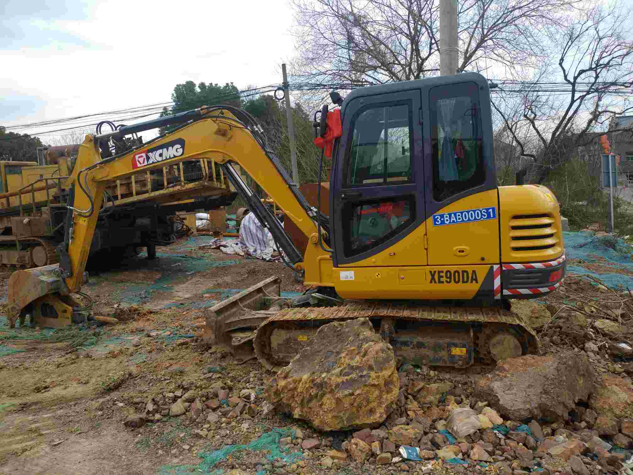 浙江杭州闲林附近90挖机出租_鱼泡机械