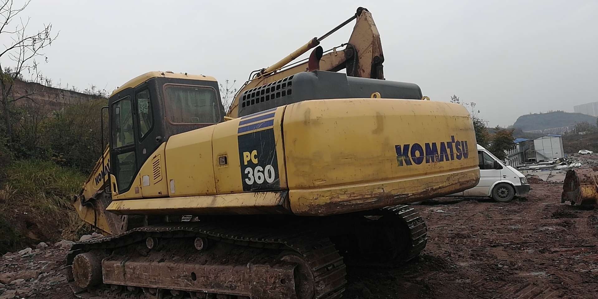 机械库 挖掘机/钩机/配件出租 出租小松300挖机   施工地点:重庆-渝北